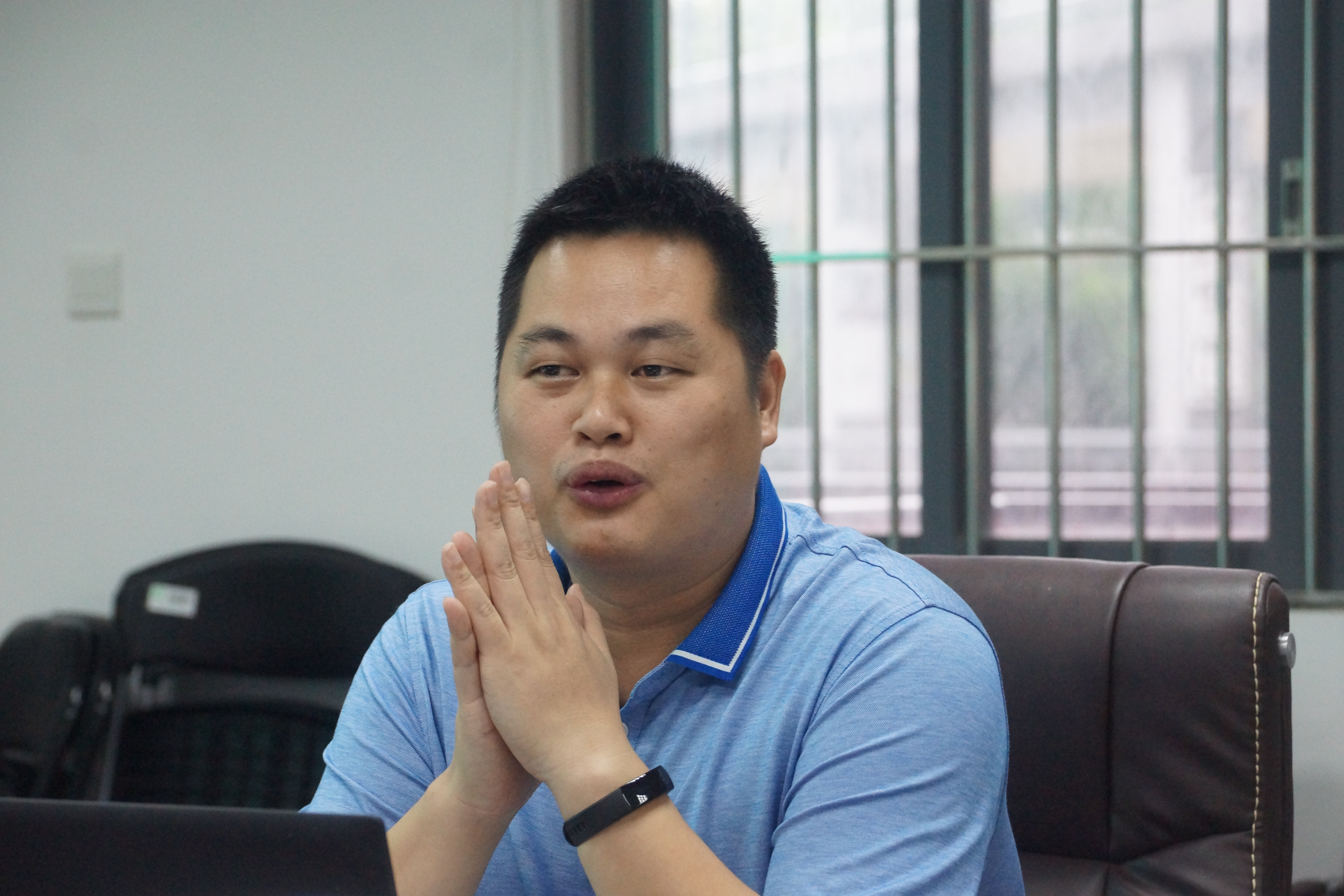 好色tv
举办2018级新生班主任沙龙1-1-.JPG