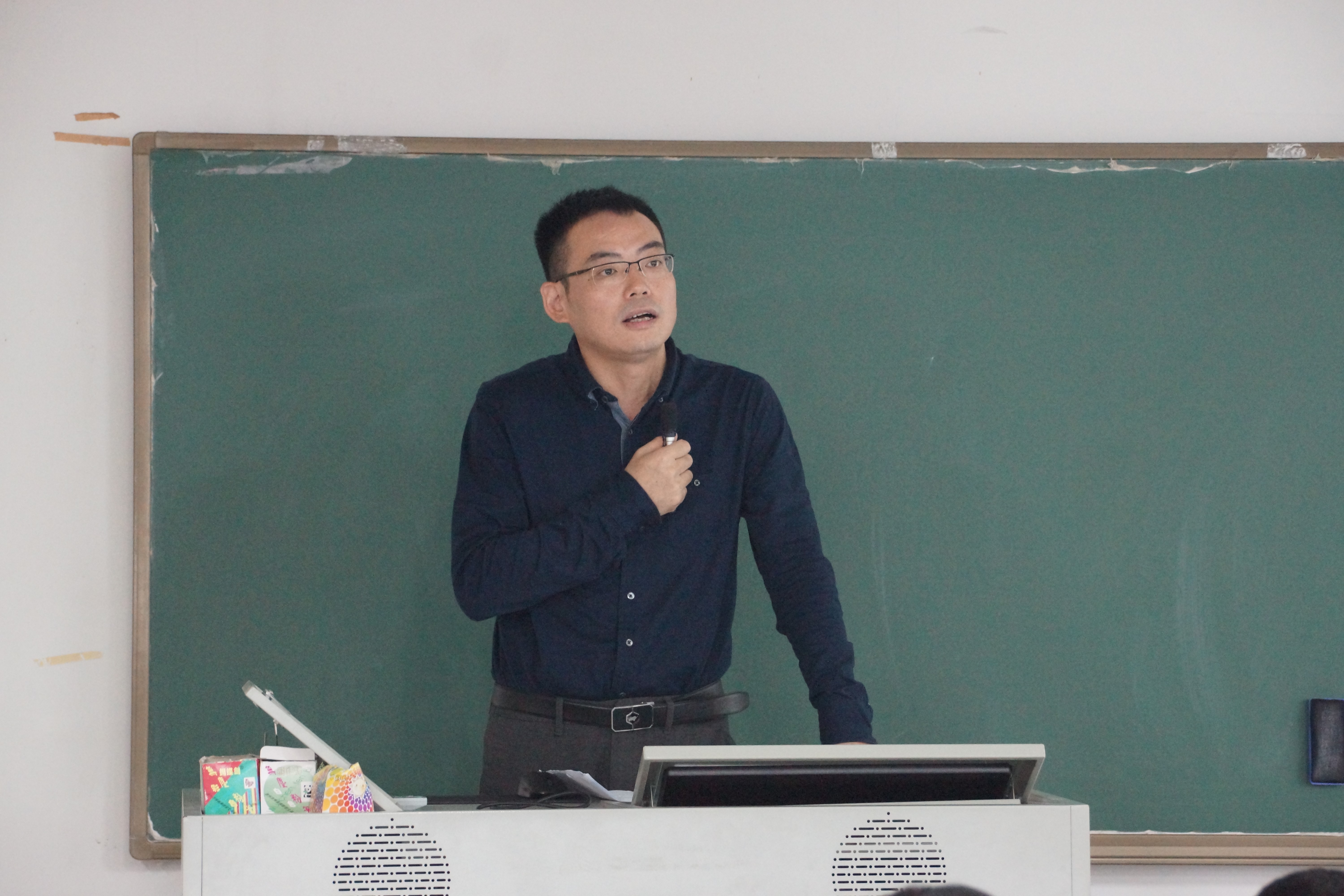 好色tv
师生热议-争创一流本科教育2025行动计划-2.jpg