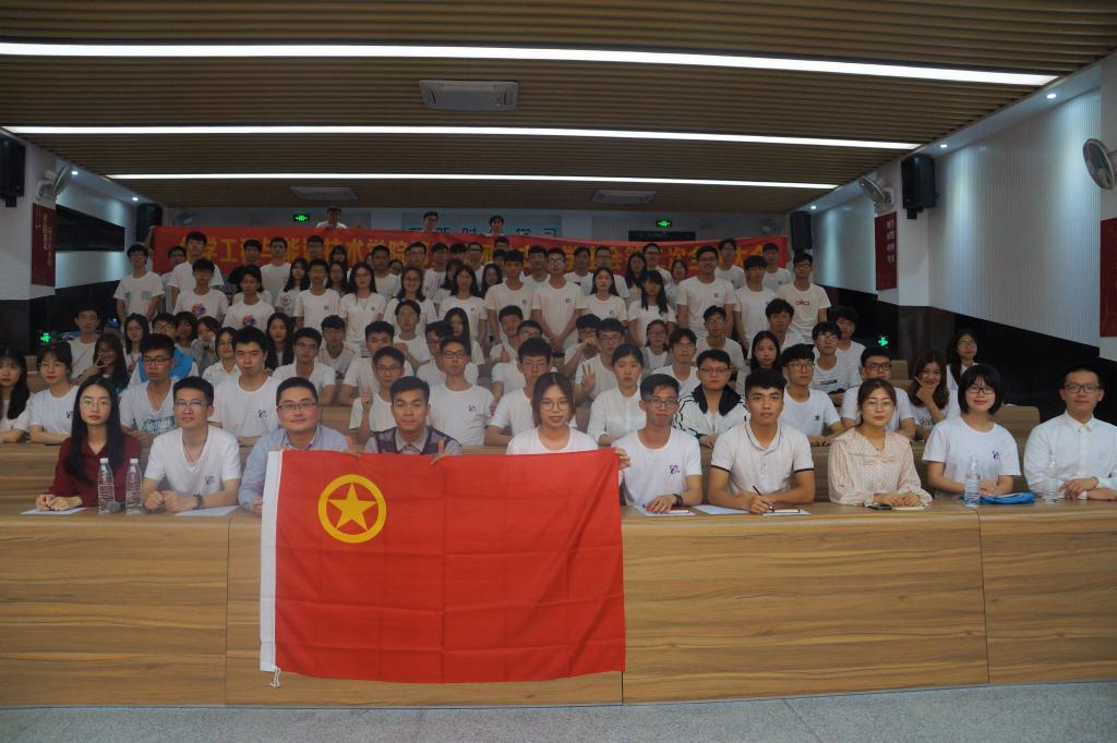 好色tv
举行第三届团总支-学生会第二次全体大会1.jpg