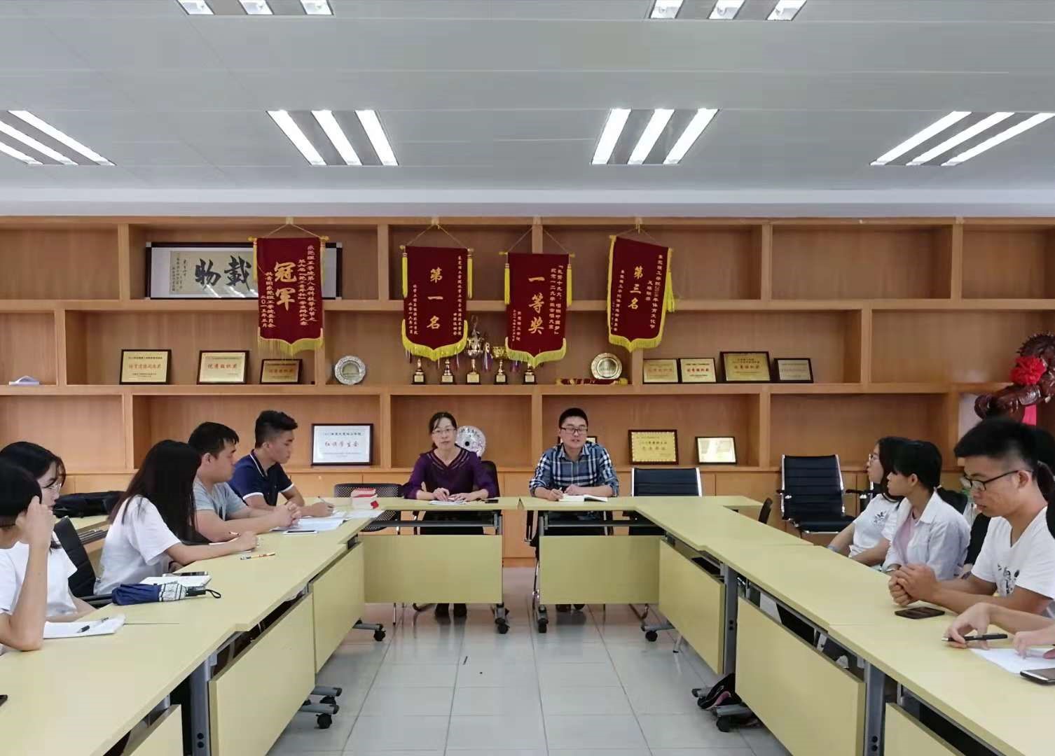 好色tv
召开第49期校党课培训动员会议2.jpg