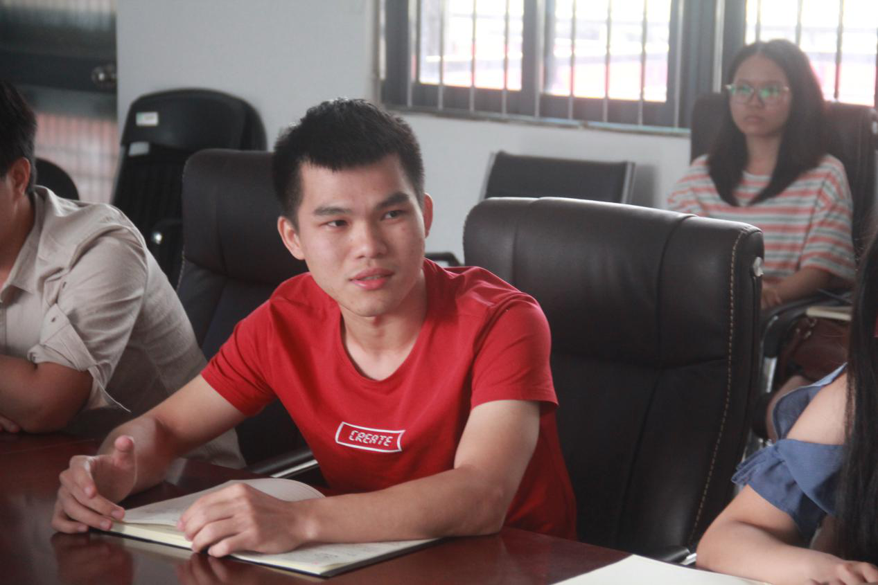 好色tv
党总支召开毕业生党员教育会2.png