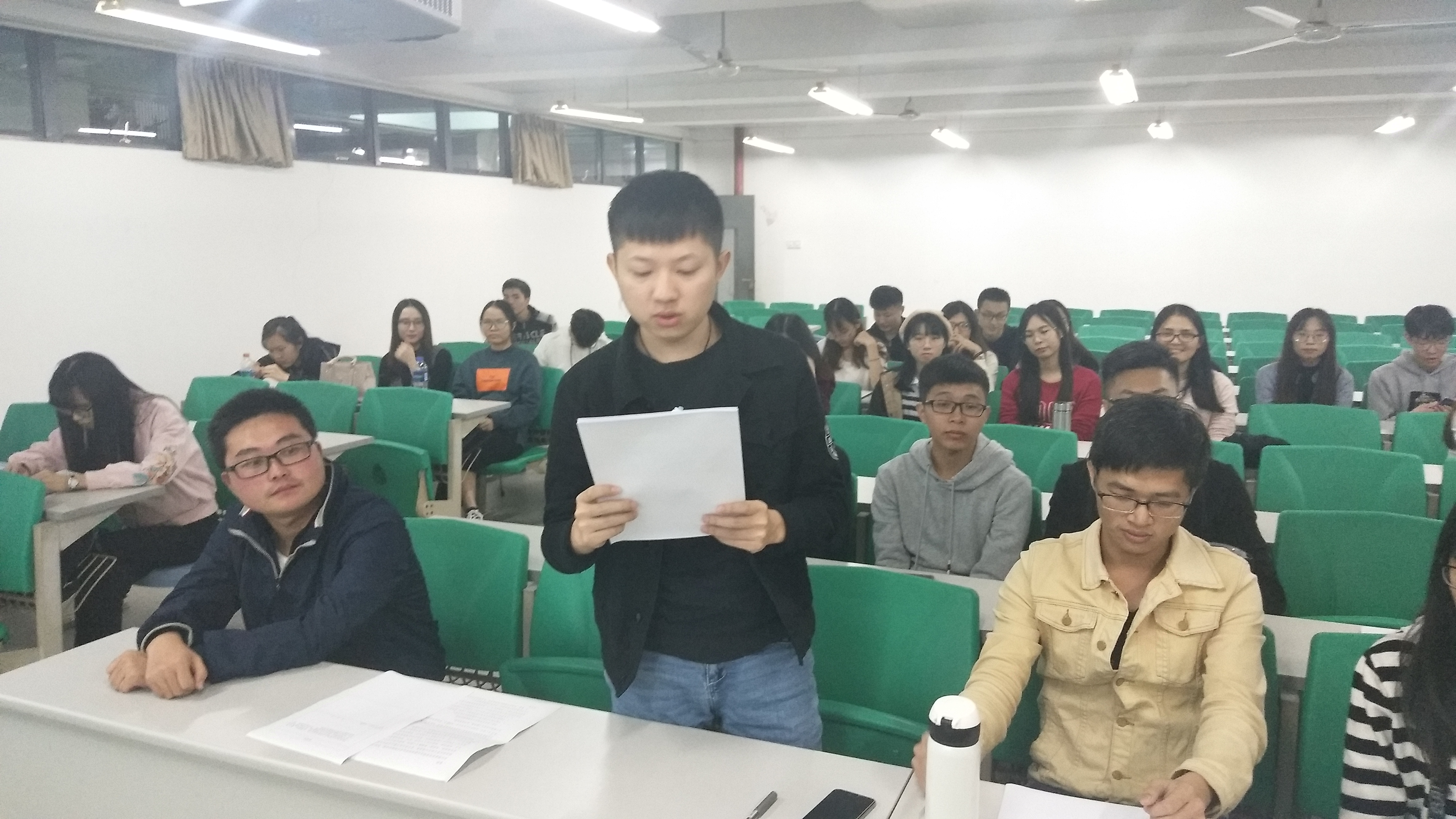 好色tv
学生党支部顺利召开预备党员转正支部大会2.jpg